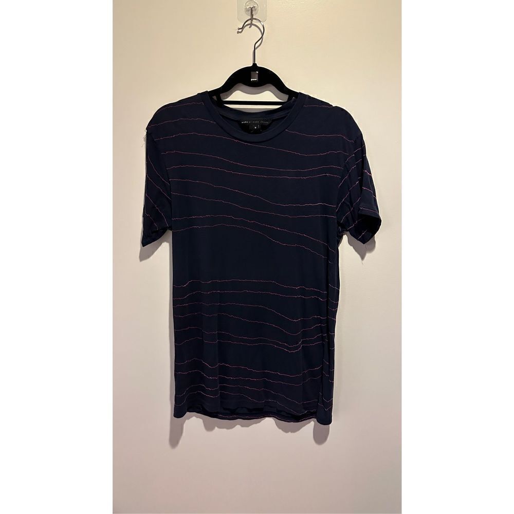 MARC BY MARC JACOBS Stretchy T-Shirt in Dark Blue with Pink Stripe - Picture 3 of 3